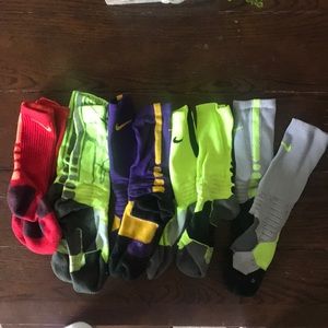 5 pairs of Nike socks